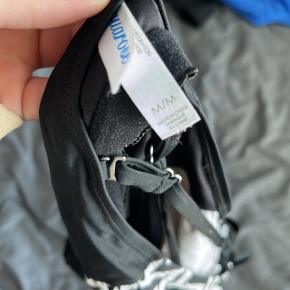 Womens full piece swimsuit - Picture 3 of 3